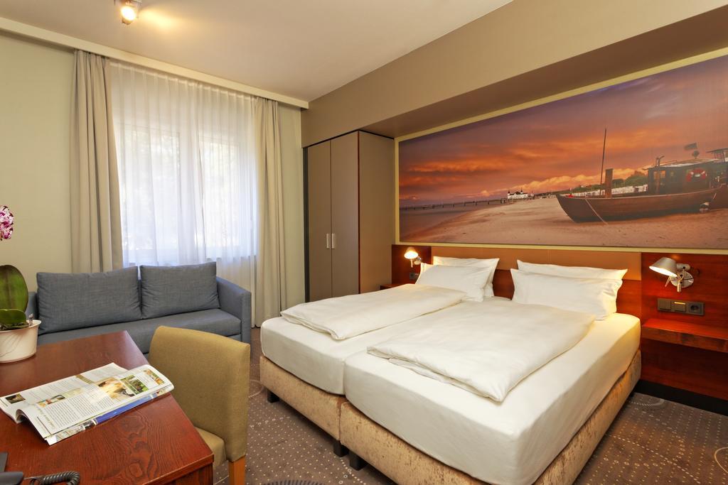 Hotel Kaliebe ทรัสเซนไฮเดอ ภายนอก รูปภาพ